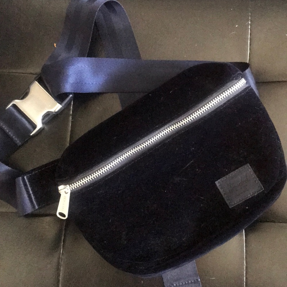 Herschel supply company fanny pack